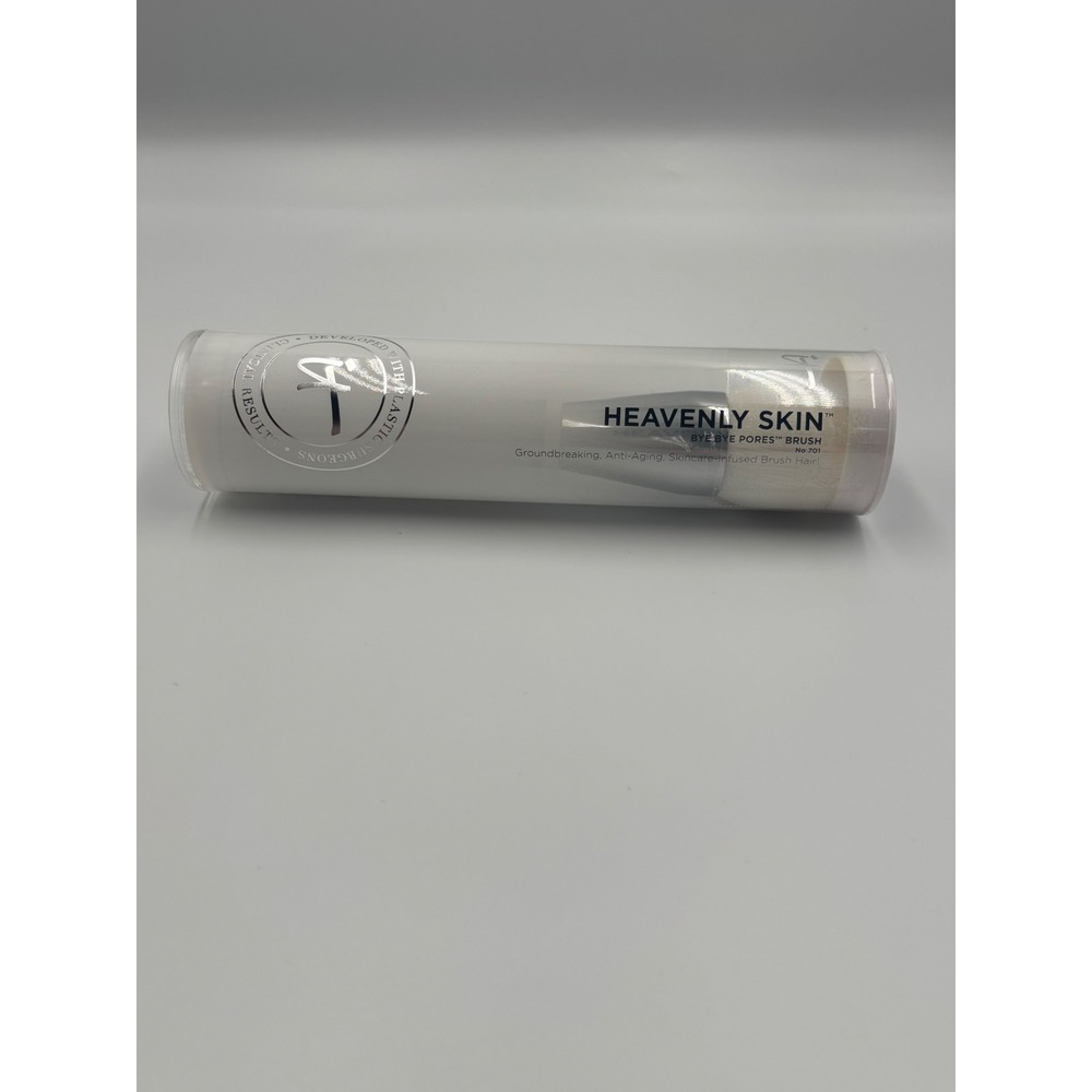 IT Cosmetics Heavenly Skin Bye Bye Pores Brush No 701 Powder Makeup Brush New - Picture 3 of 4